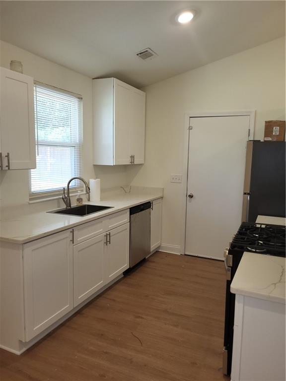 Photo - 686 Alex Way SW