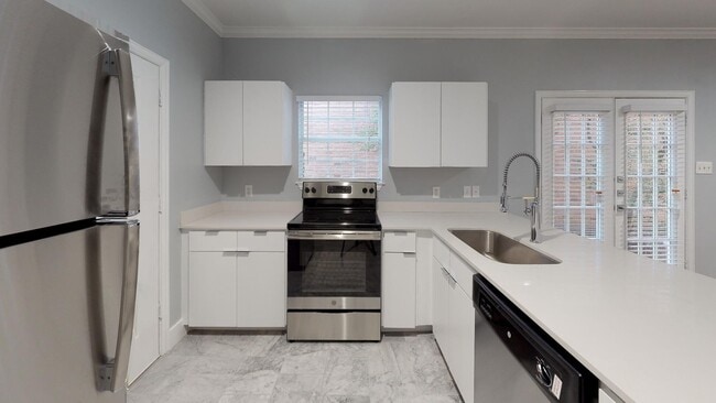 Franconia Court Apartments Kitchen