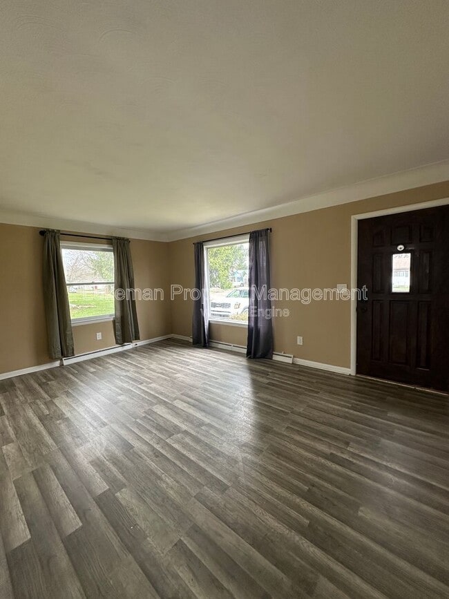 Photo - 2909 Range St