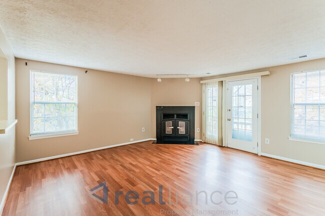 Photo - 265 Red Jade Dr