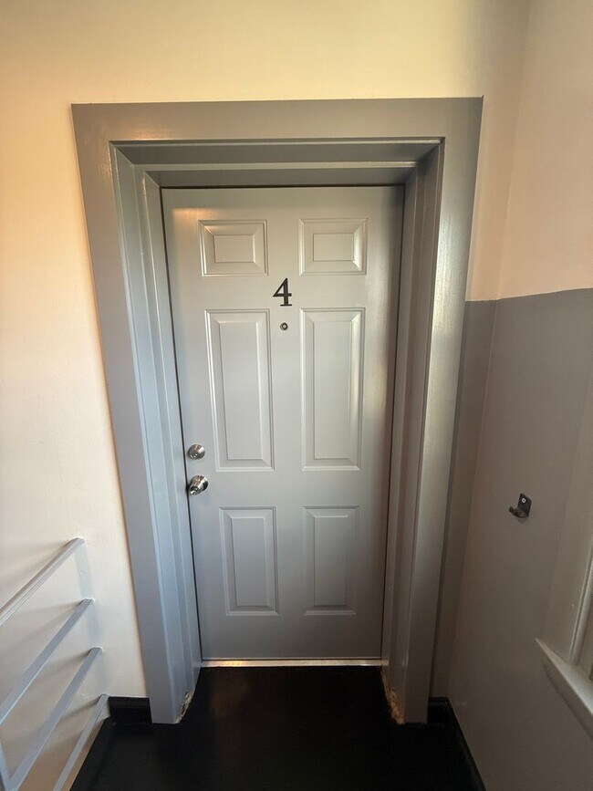 451 Burbank St SE Unit 4