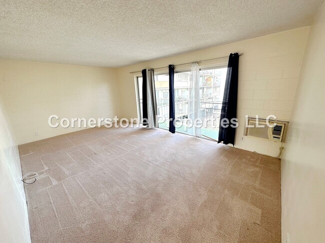 Photo - 2873 S King St