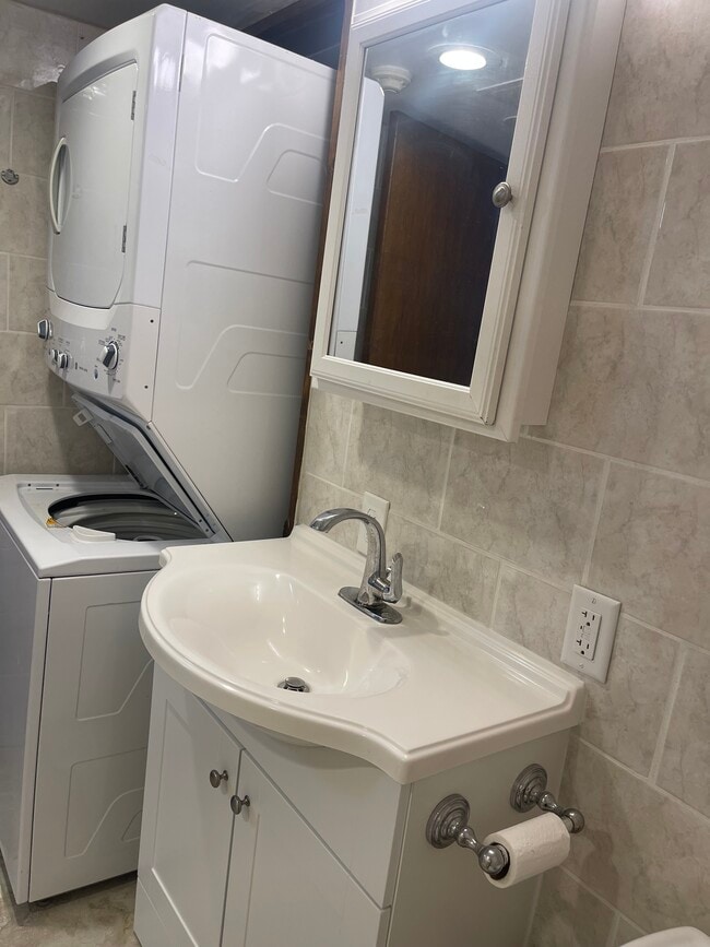 Photo - 109 Cook St Unit Apt 7