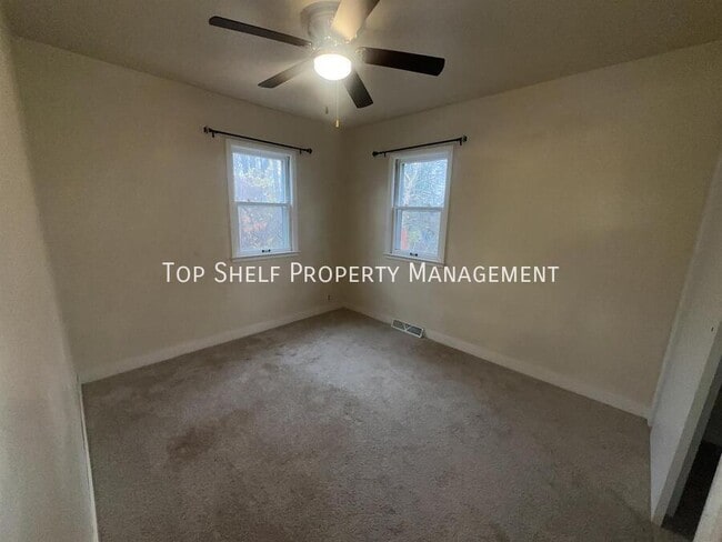 Photo - 2823 Holcomb Ave