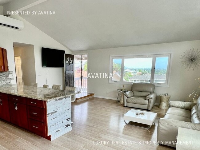 Photo - 1389 Nanialii St