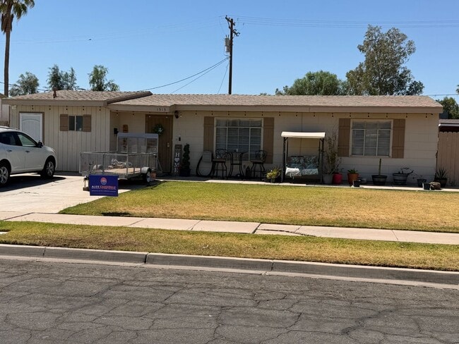 Building Photo - for rent studio in El Centro Ca