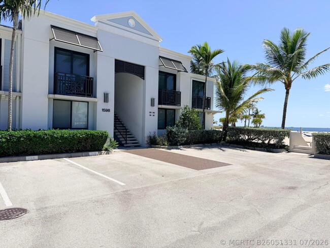 1598 S Ocean Ln Unidad 218