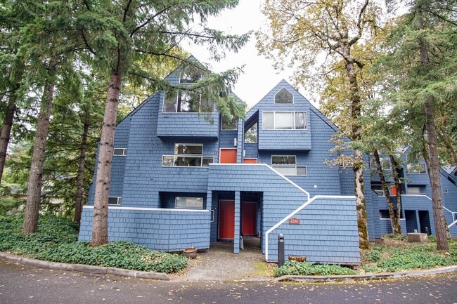 Building Photo - Gorgeous & Bright 1-Bed w/ Wood-Burning Fi... Unit 4637-A
