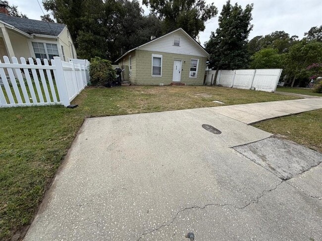 Photo - 638 Columbia St