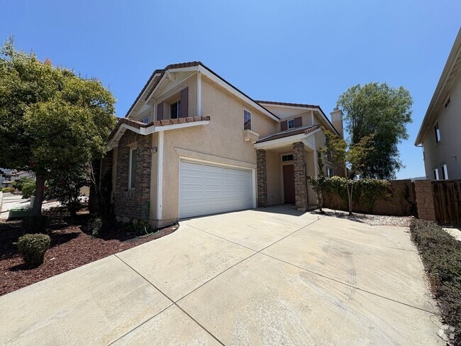 Building Photo - Welcome to this beautiful, light-filled ho... Rental