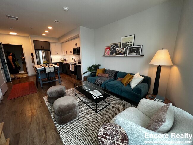 Photo - 80 Rugg Rd Unidad OQFGN