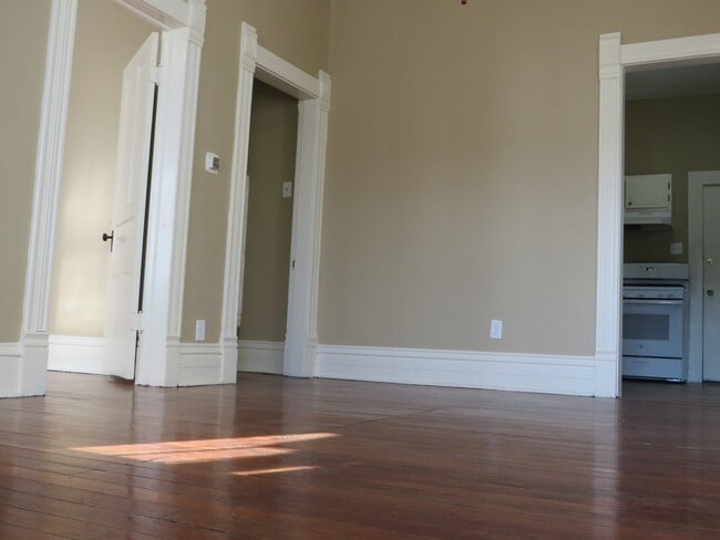 Photo - February - One Bedroom Cottage House in the Heart of Downtown (West Central, Downtown)