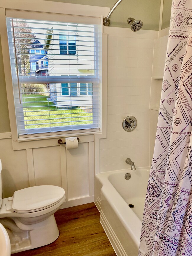 Photo - 1554 NW 35th Pl Unit A