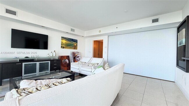 Photo - 19400 Turnberry Way Unidad 1131