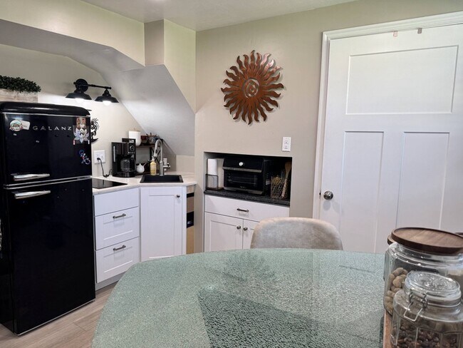 481 Sundial Dr