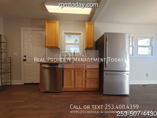 Photo - 1854 E Fairbanks St