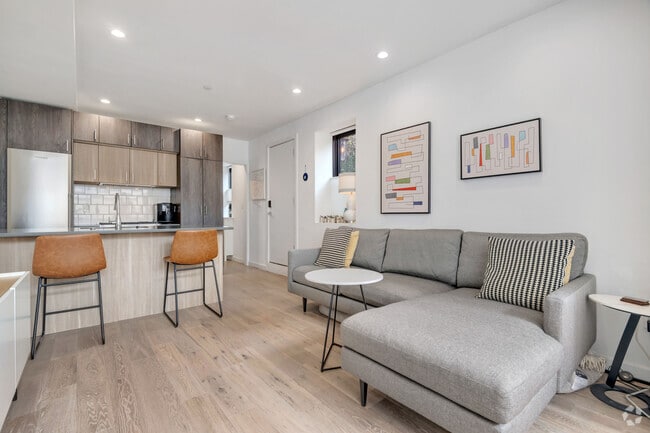 Building Photo - 1412 15th St NW Unit 3 Rental