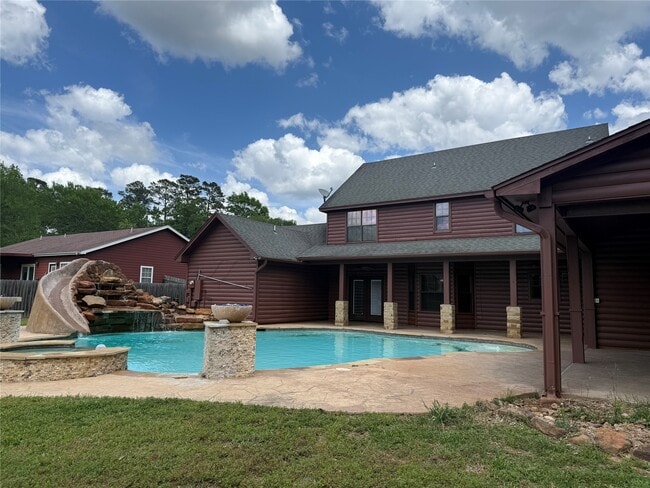 Photo - 2063 Apache Dr