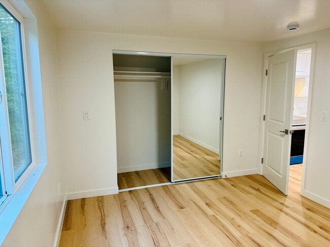 Photo - 2922 8th Ave Unidad 2924 1/2 8th Ave