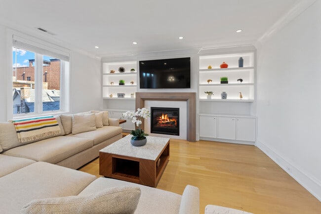 Photo - 736 W Melrose St Unit 3W