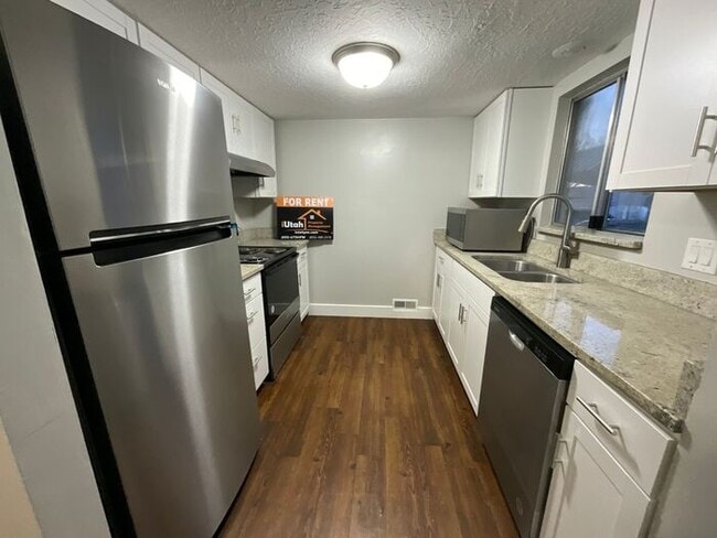 Photo - 3 bedroom 1.5 bathroom Duplex