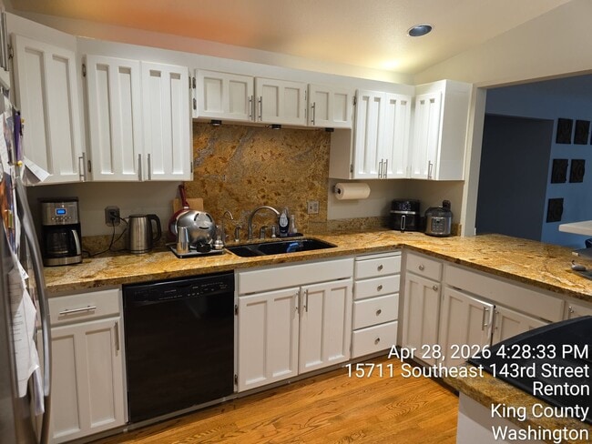 Photo - Renton - 4 bedroom 2.5 bath rental home - Custom home with large rooms - Available July 5th 2026