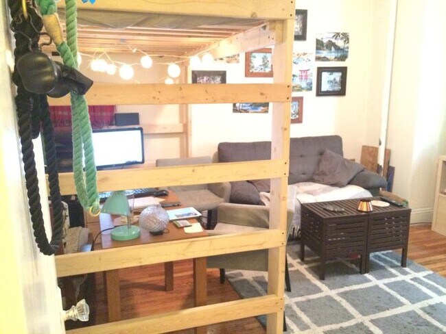 Photo - 1193 Boylston St