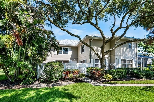 Photo - 2905 SW Lakemont Pl