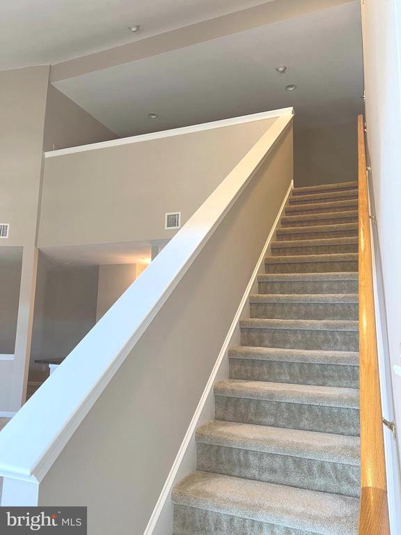 Photo - 527 Carson Terrace