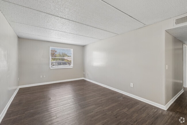 2BR, 1BA - 875SF - Living Room - Morningside