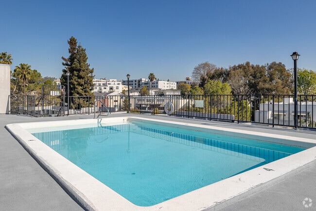 Pool - 655 Kelton Ave