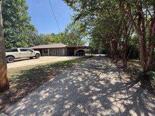 Photo - 2412 Redbud St