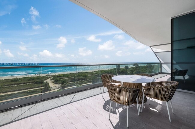 Building Photo - 9349 Collins Ave Unit 403 Rental