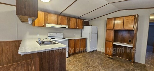 Photo - 3103 Cedarvale Rd