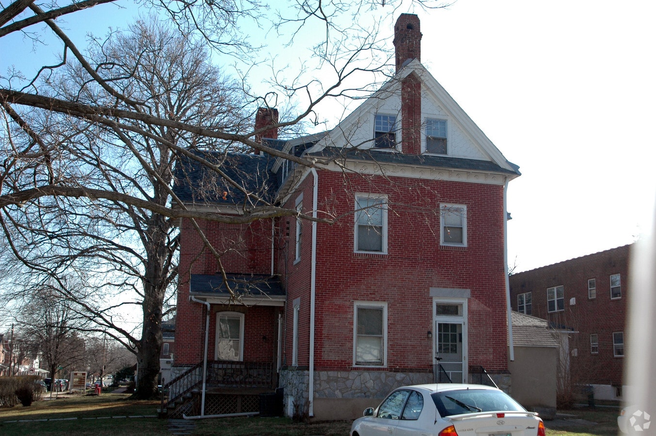 Carrie Court - Carrie Court