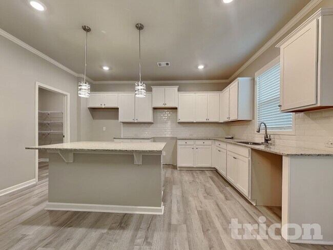 Photo - 243 Hummingbird Trail