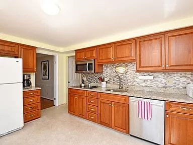 Photo - 939 Springbrook Dr