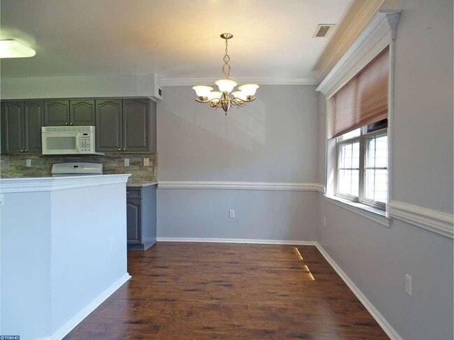 Photo - 202 Red Maple Ct