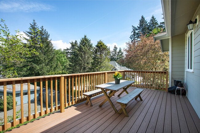 Photo - 115 N 34th St