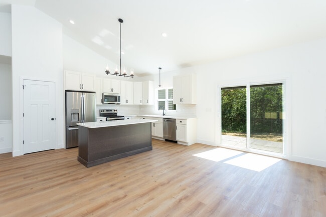 12675 Victoria Hts