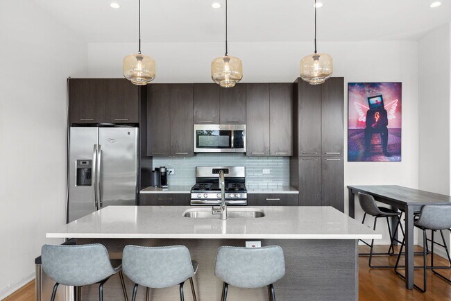 Photo - 1728 W Division St