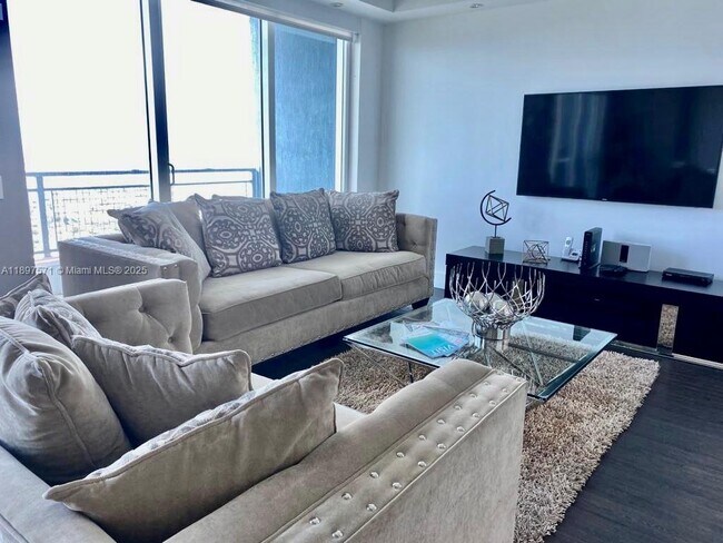 Photo - 60 SW 13th St Unidad 4607