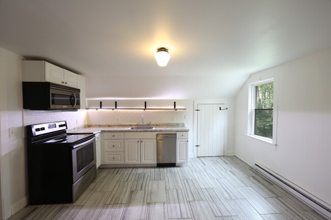Building Photo - 6 Hammersley Ave Unit 3
