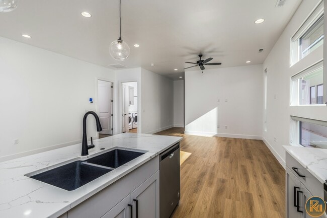 Photo - 2814 Oak Cir