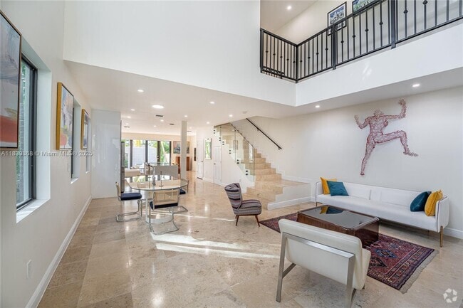 Building Photo - 2766 SW 33rd Ave Rental