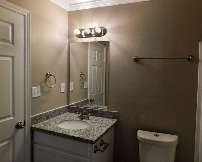 Photo - Room For Rent Unit 152 Varsity Rm A