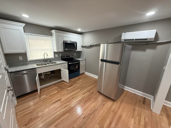 Photo - 402 Gunn St Unit 102