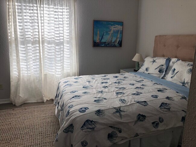 Photo - 1550 E 2nd St Unit 103