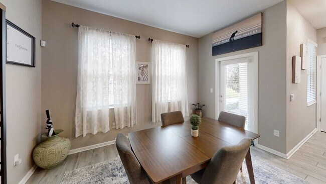 Photo - 8511 Golf Wy