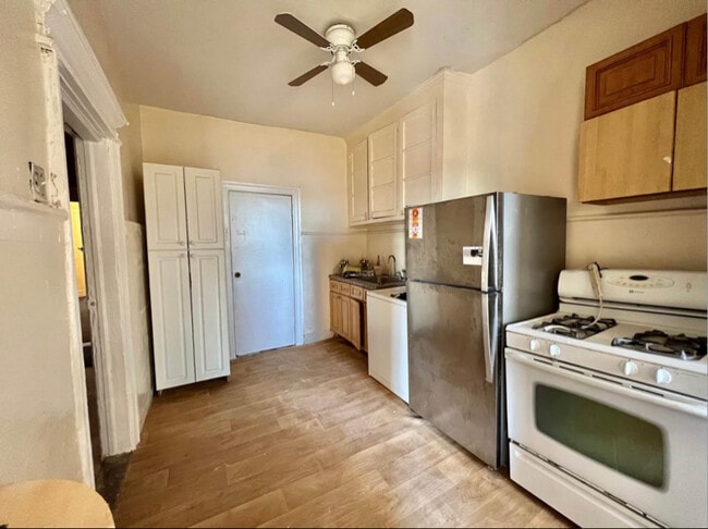 Photo - 1624 Pitkin Ave Unit 3